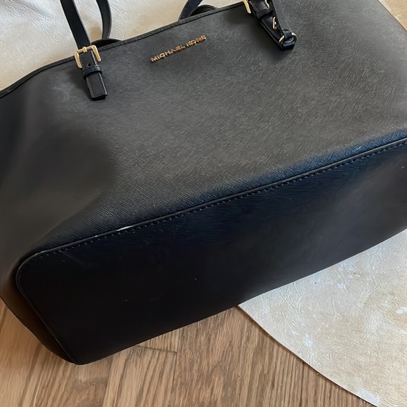 Michael Kors large jet set black travel tote - Picture 10 of 10